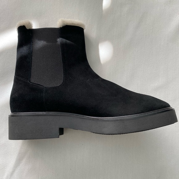 Stuart Weizman NWT Black suede booties. - Picture 3 of 6
